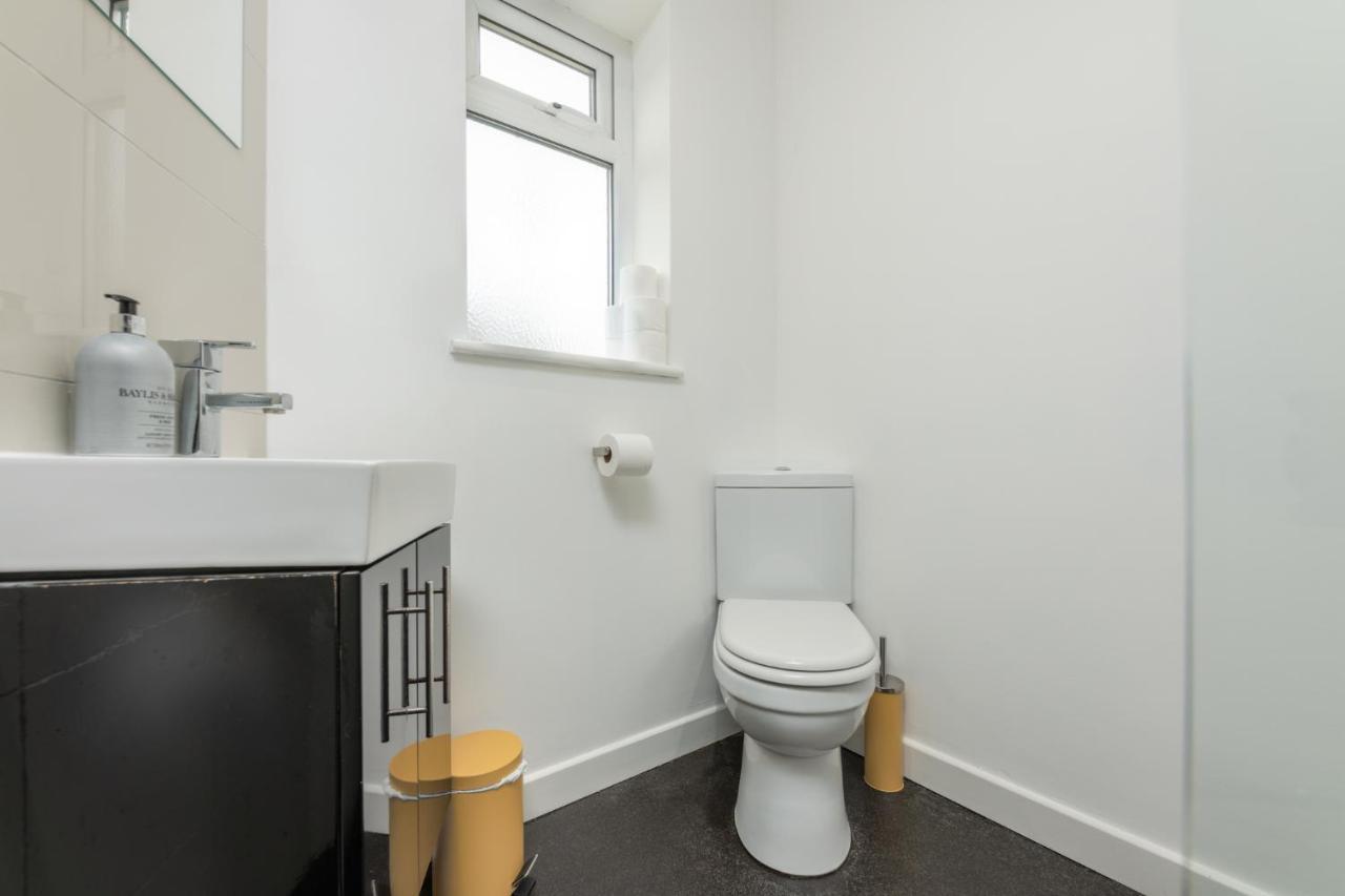 Stayright- 2 Bedroom House, Centrally Located & Close Walk To City Centre Cardiff Exterior foto