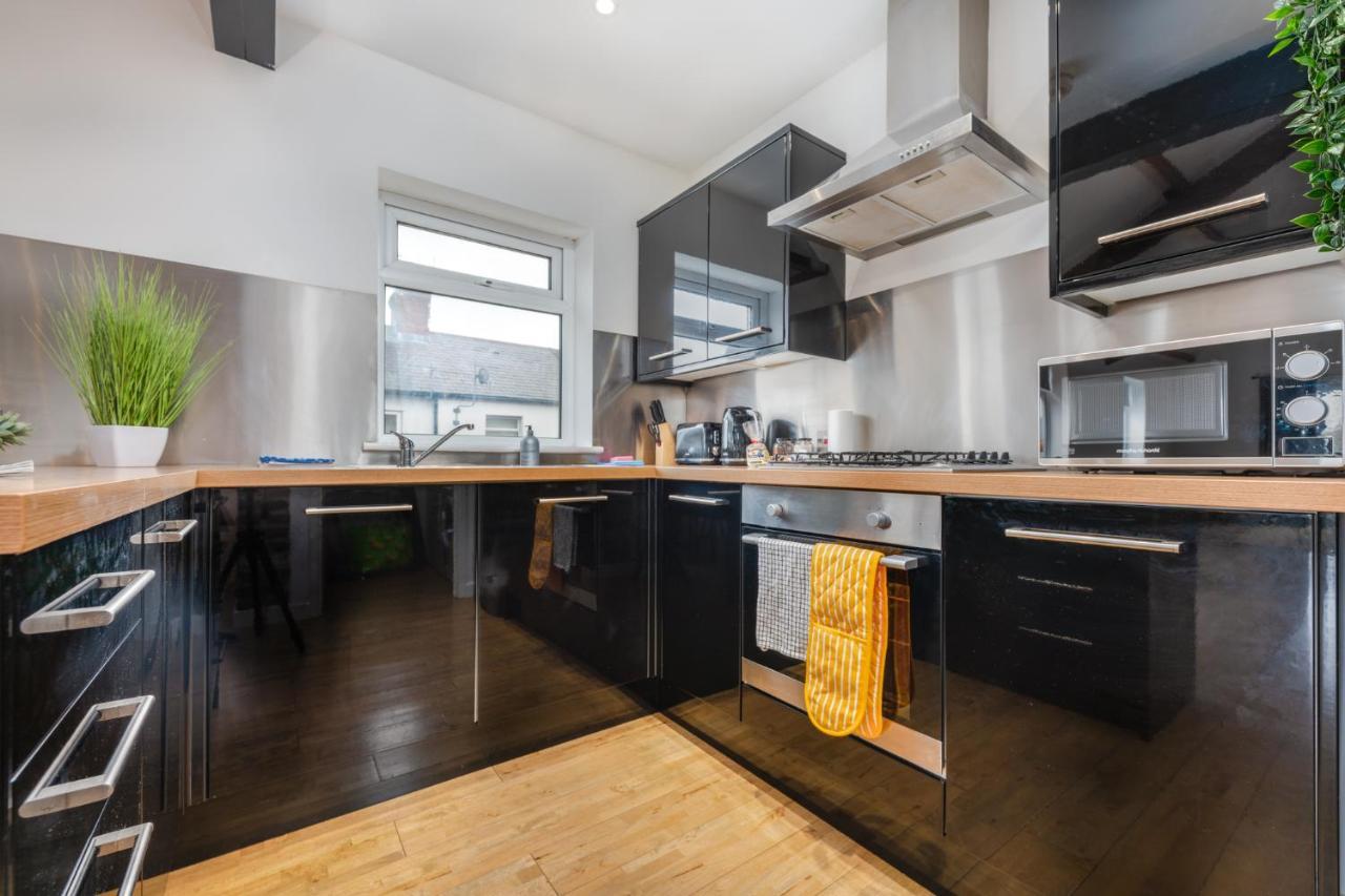 Stayright- 2 Bedroom House, Centrally Located & Close Walk To City Centre Cardiff Exterior foto