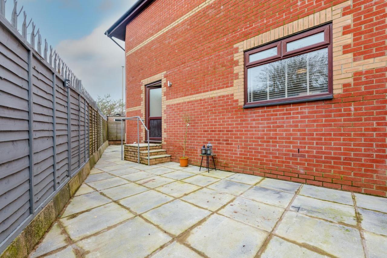 Stayright- 2 Bedroom House, Centrally Located & Close Walk To City Centre Cardiff Exterior foto